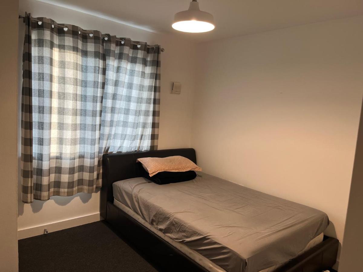 Double Bedroom With Ensuite Ilford Exterior photo
